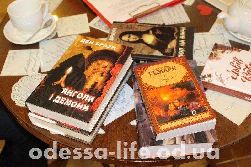 «Книжное эмбарго»: Стоит ли вводить запрет на книги российских издательств?