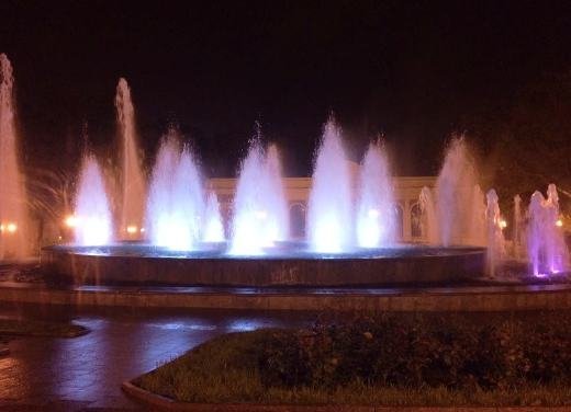 фонтан возле Оперного