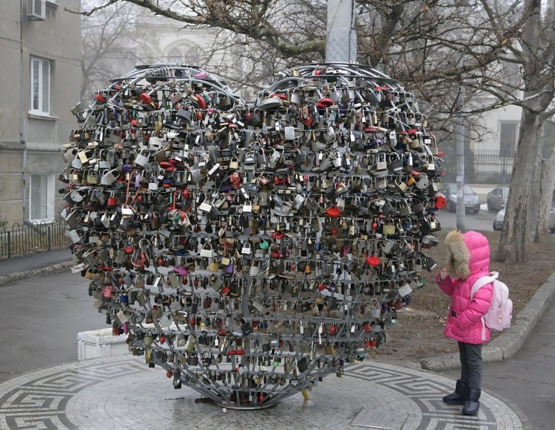 Памятник сердцу в Одессе 