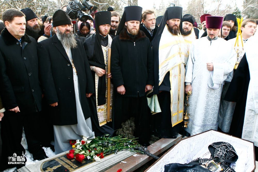 Иону похоронили на кладбище Свято-Успенского мужского монастыря