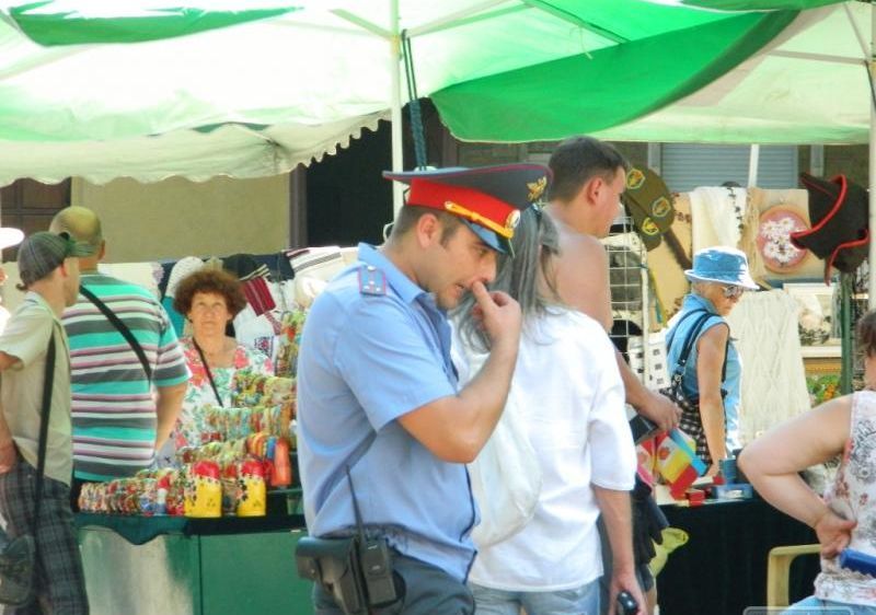 Российская полиция на улицах Одессы. Пока только в кино