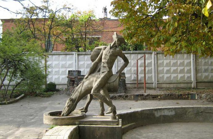 Мюнхгаузен в Одессе: где найти дом барона, его «полу лошадь» и другие достопримечательности