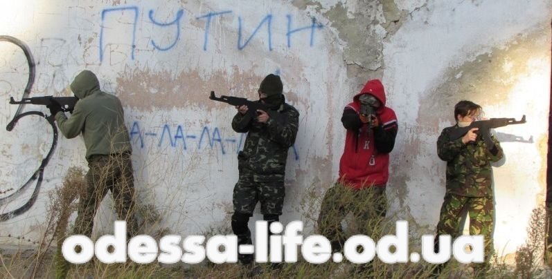«Война» по расписанию: День в тренировочном лагере «Укроп»