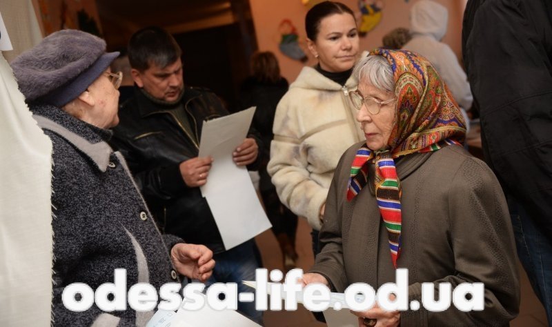 На 9 участках Одесской области явка избирателей составила 100%