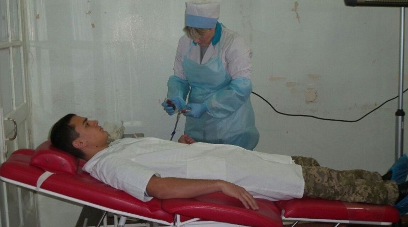 Одесситы сдают кровь для раненых бойцов (ФОТО)