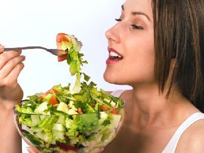 Заменить жирную пищу салатами: простые советы для здорового питания летом