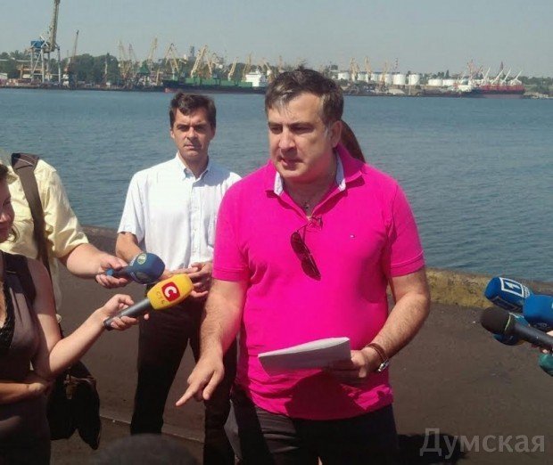 Саакашвили в Ильичевске контролирует отстранение Крука: профсоюзы протестуют