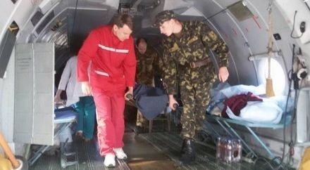 В Одессу самолетом доставили 16 раненых бойцов