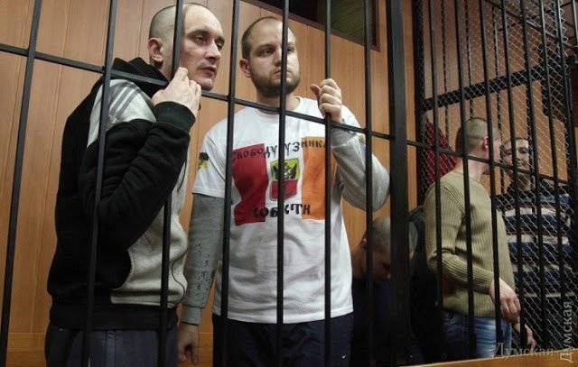 Активисты бунтуют против того, что комбата 28-й оставили в СИЗО, а антимайдановцев отпускают под залог