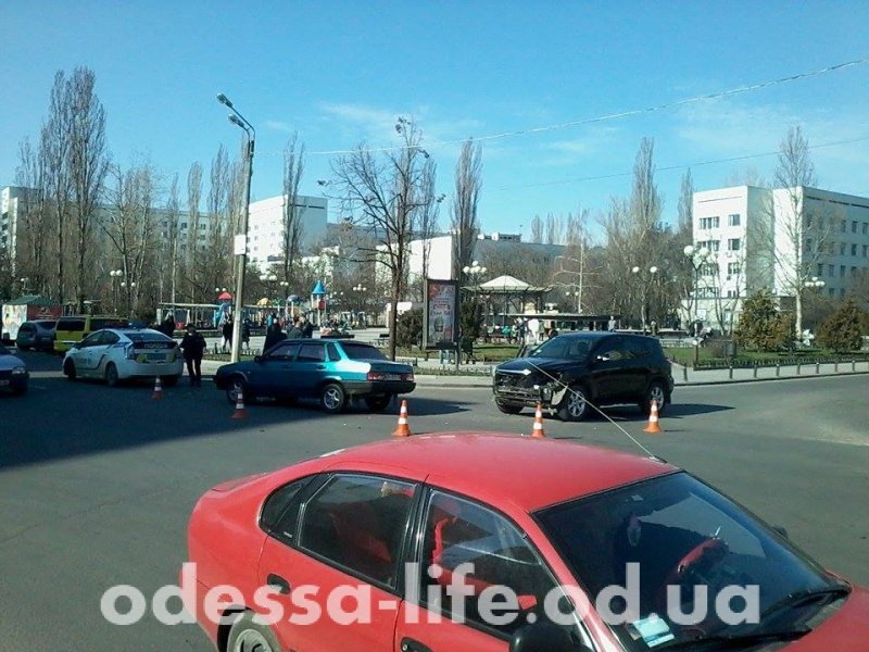 Авария на Крымской: водители чуть не подрались (ФОТО)