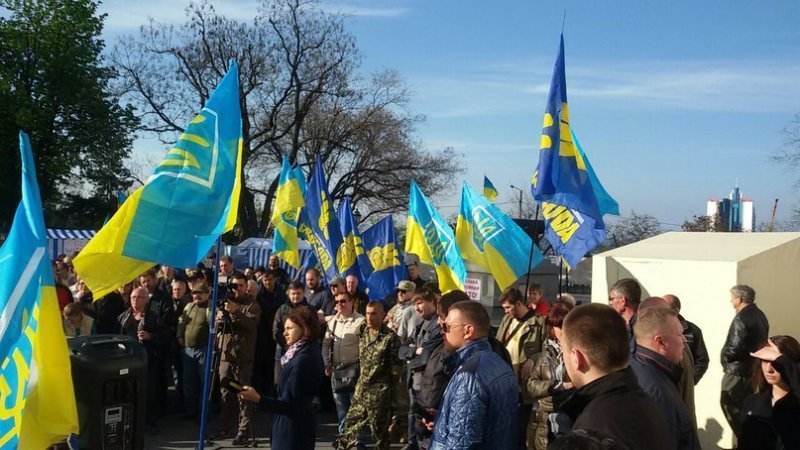 Майдан против Труханова: под мэрией появился целый палаточный городок со своей кухней и уборными (ФОТО; ВИДЕО)