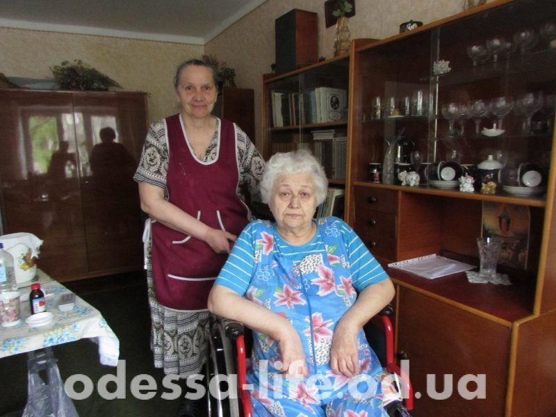 Помощь по вызову: «Одесская жизнь» провела день с соцработником