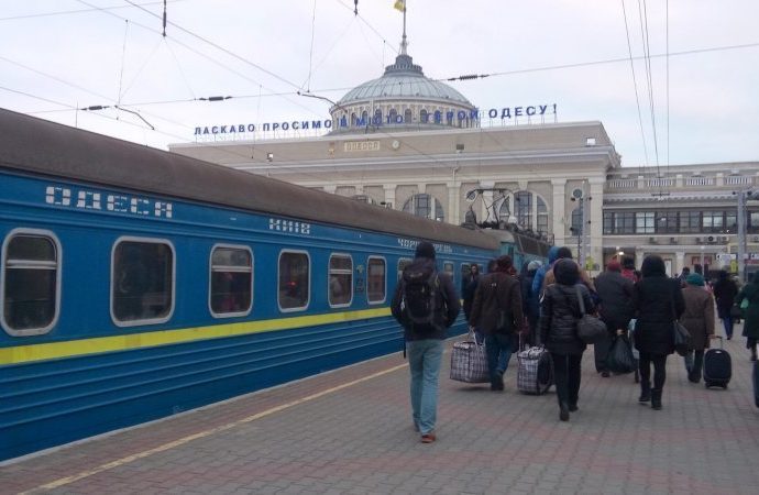 Одесская железная дорога готовит 5 пар дополнительных поездов на лето