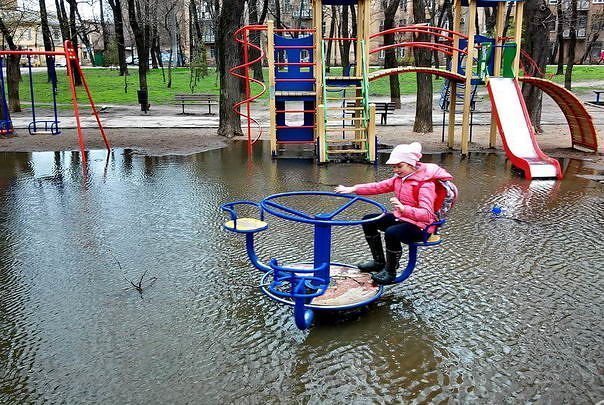 Труханов возмутился «депутатскими» детскими площадками