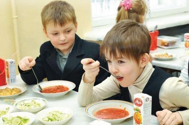 Чем кормят школьников в Одесской области?
