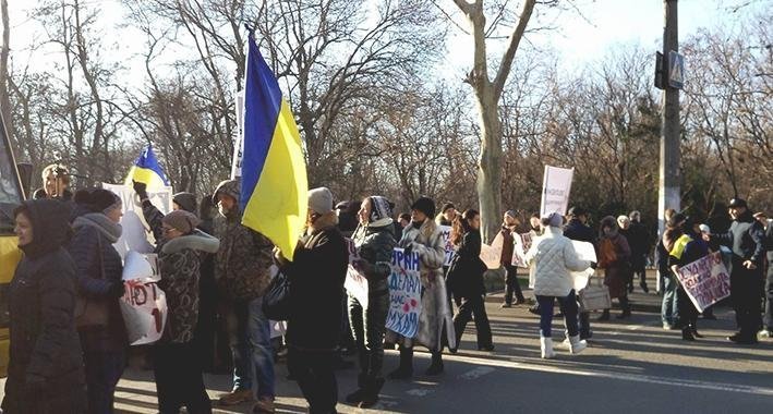 Митингующие перекрыли проспект Шевченко