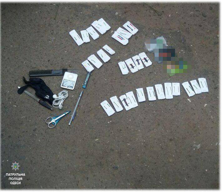 Наркоманы шарят по Одессе в поисках наркотиков (ФОТО)
