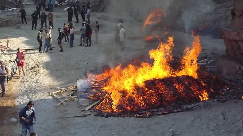 Одесские активисты в пух и прах разнесли застройку на пляже «Зеленый берег»  (ФОТО, ВИДЕО)