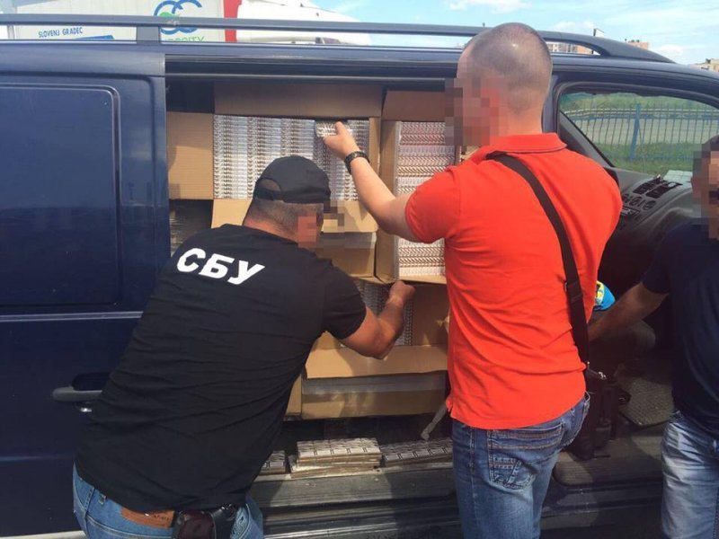 Незамеченная пограничниками табачная контрабанда добралась до Одессы (ФОТО)