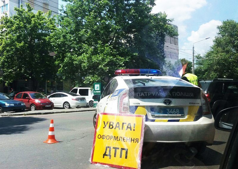 Движение в Киевском районе заблокировано из-за ДТП (ФОТО)