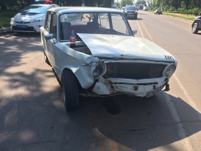 ДТП на Бочарова: форсаж старого авто и разбитый «Лансер» (ФОТО)