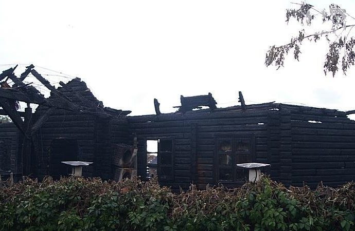 Руины и пепелище на месте одесского «Хуторка» (ФОТО)