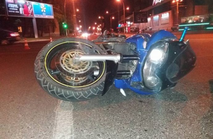 Владельцам мопедов и мотоциклов угрожает смертельная опасность на одесских дорогах (ФОТО)