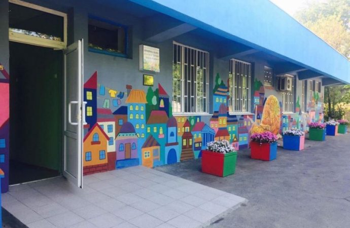 Как теперь выглядит фасад детской областной больницы на Слободке (ФОТО)