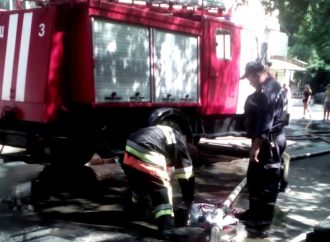 10 машин и 34 человека ликвидировали пожар в переулке Светлый (ФОТО)