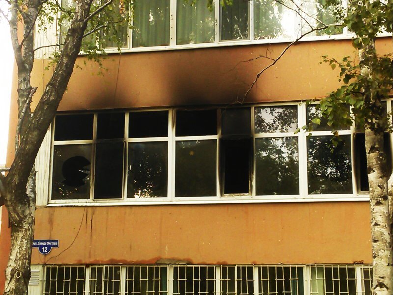 Пожар в одесской школе: спасатели подоспели вовремя (ФОТО)