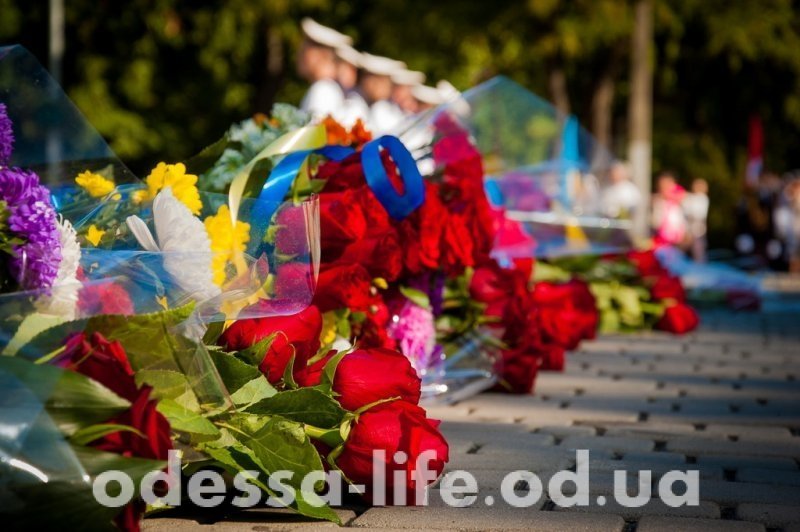 В Одессе официально отметили День независимости у памятника Шевченко (ФОТО)