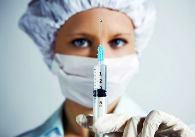 Прививки в школе: медсестра запугала детей (ФОТО)