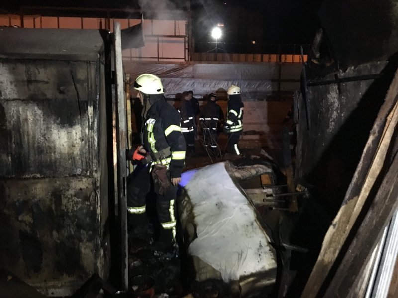 При пожаре в строительном вагончике погиб человек