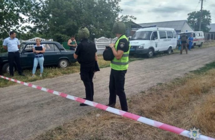 В Одесской области наркоман открыл стрельбу по полицейским, местных жителей эвакуировали (ФОТО)