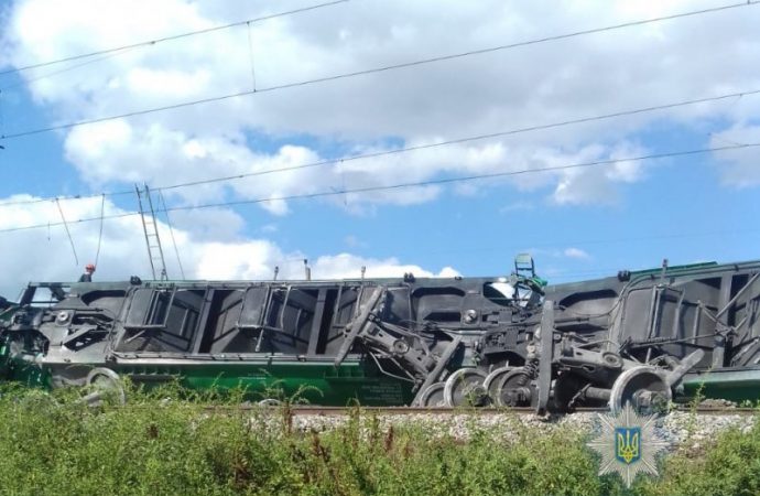 Из-за аварии на железной дороге в Одессе пассажиров сняли с поезда