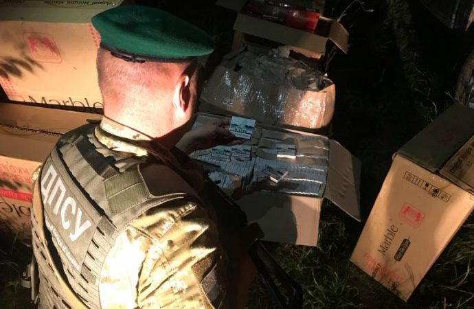 Контрабандисты оставили пограничникам 6,3 тыс. пачек сигарет