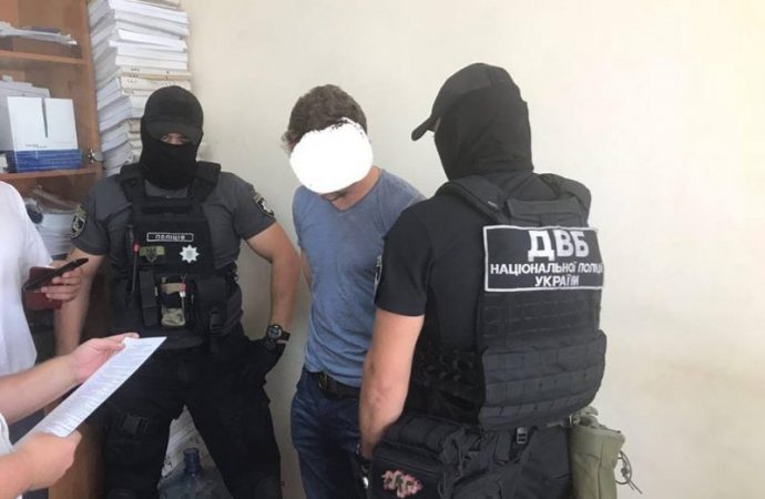 В Одессе на взятке задержали адвоката из Киева (ФОТО)