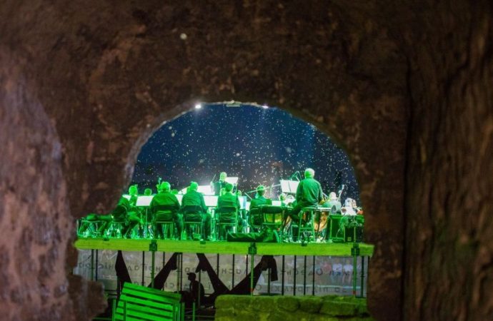 Магия музыки и света: Алексей Ботвинов дал опен-эйр концерт в Аккерманской крепости (ФОТО)