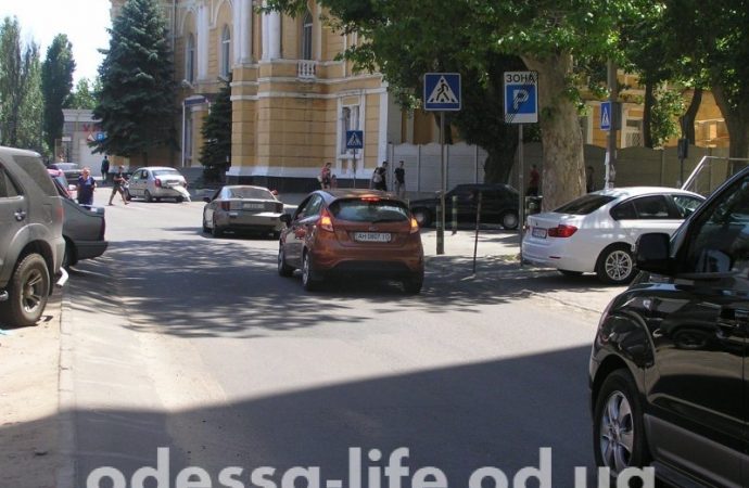 Дорожная Одесса: когда на всех перекрестках города появятся необходимые дорожные знаки?
