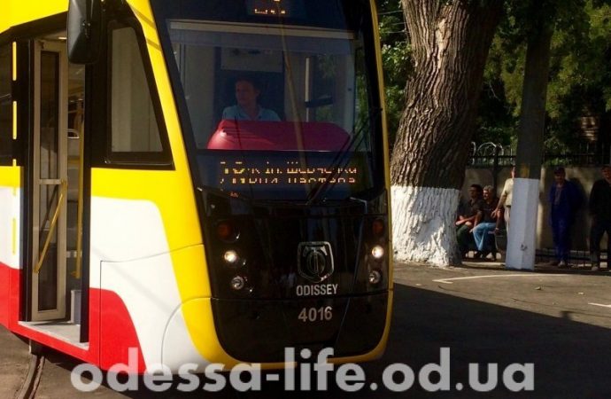«Горэлектротранс» открыл свой музей и показал журналистам трамвай «Одиссей» (ФОТО)