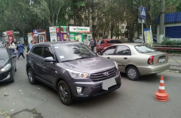 Школьница попала под колеса внедорожника в Одессе