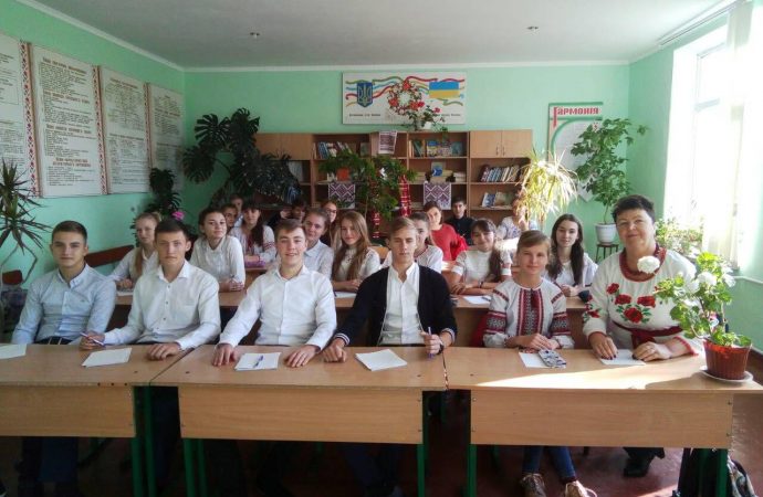 Диктант национального единства написали 40 тысяч школьников и педагогов Одесской области