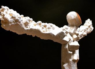Одесский скульптор показал главную фигуру будущего памятника Героям Небесной сотни