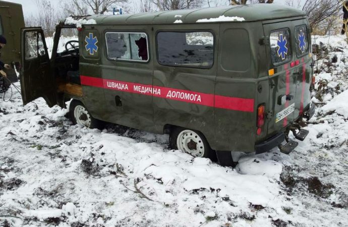 Медики на «скорой» везли пациента из Кодымы в Балту и попали в аварию на скользкой трассе