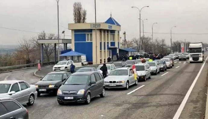 Нацполиция сделала предупреждение владельцам «евроблях», которые перекрывали Киевскую трассу
