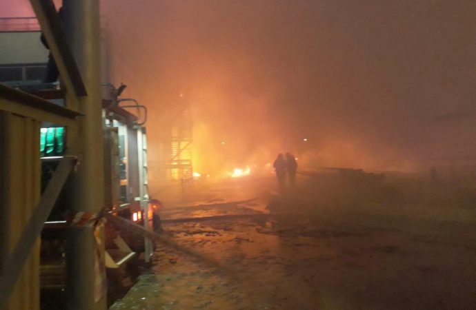 Спасатели локализовали пожар на маслоперерабатывающем заводе под Одессой (ОБНОВЛЕНО)
