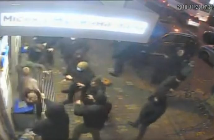 Люди в масках атаковали в Одессе лидера одной из политсил (ВИДЕО)