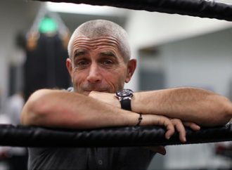 Отца чемпиона мира по боксу снова признали лучшим тренером года