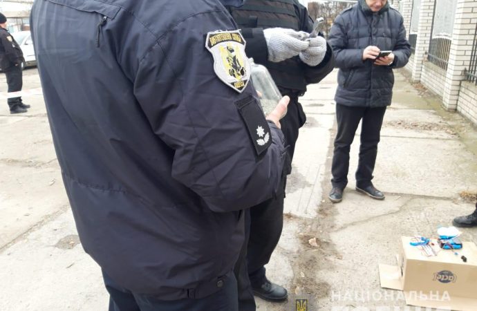 «Коробка с сюрпризом»: водитель рейсового автобуса вёз из Киева в Измаил радиоуправляемую бомбу