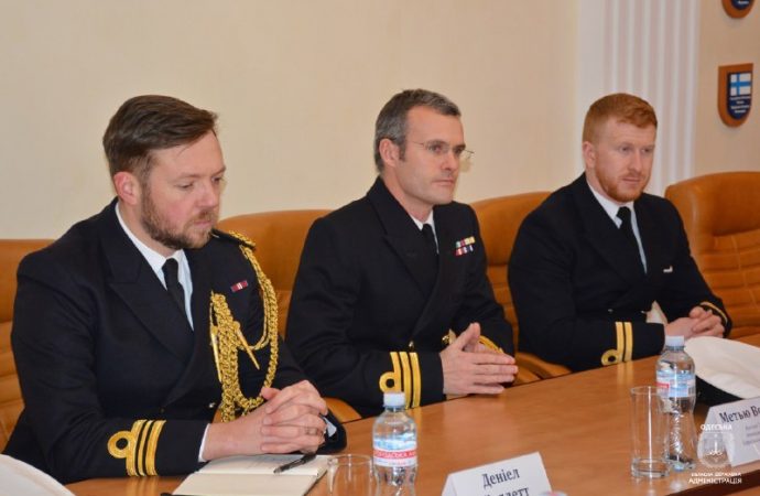 Корабль ВМС Великобритании пробудет в Одессе еще два дня